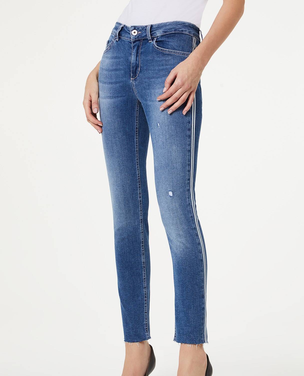https://www.charmeroma.com/wp-content/uploads/2022/12/jeans-liu-jo-skinny1-1.jpg